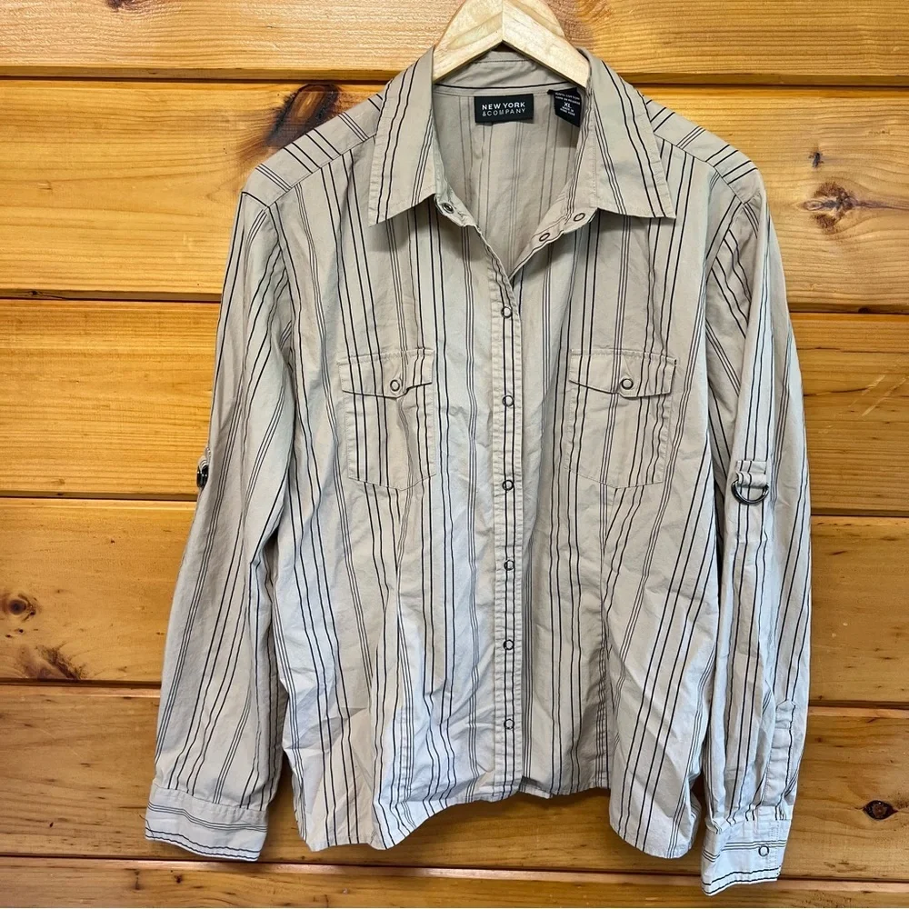 New York & Company Casual Women’s Beige Striped Snaps XL Cotton Shirt W Pockets